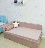 Velluta детская кровать диван  с защитным бортиком цвет Розовый 160Х80 — фото фабрики Ромак Мебель